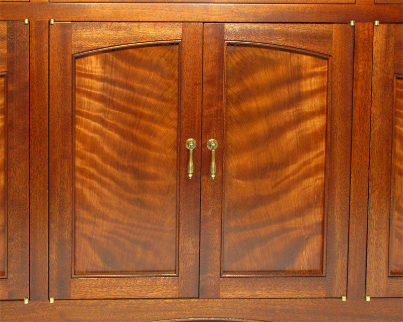 Photo showing curly redwood veneers